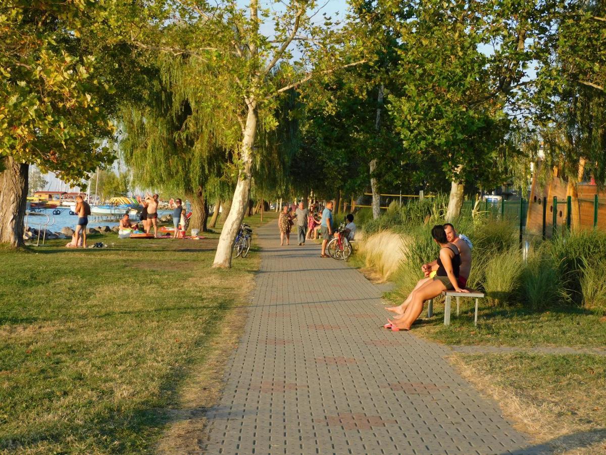 Katamaran Siófok Exterior foto